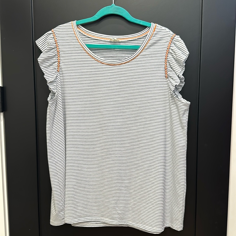 Adorable stripe top, ruffle sleeve 1X